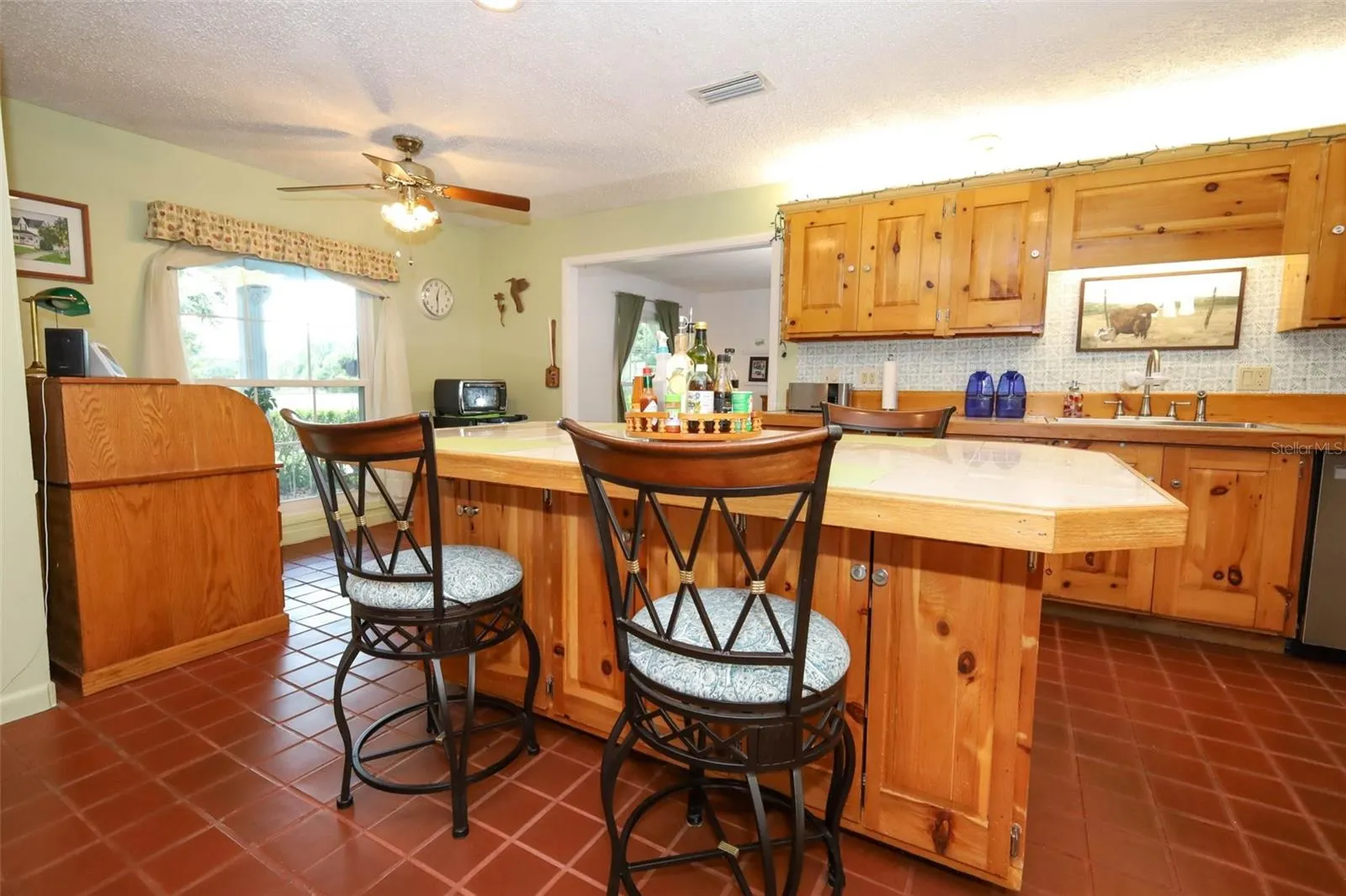 3708 MIRROR LAKE DR