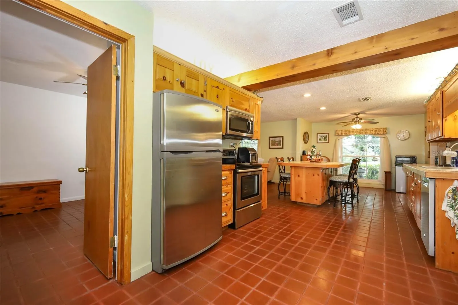 3708 MIRROR LAKE DR