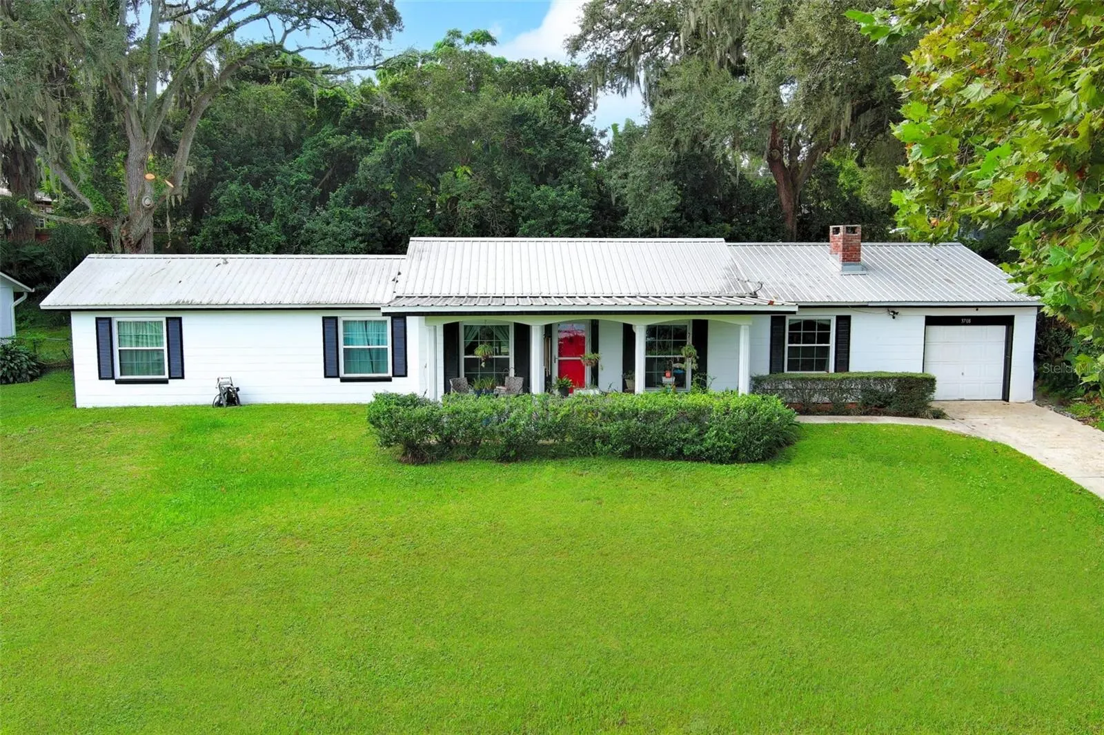 3708 MIRROR LAKE DR