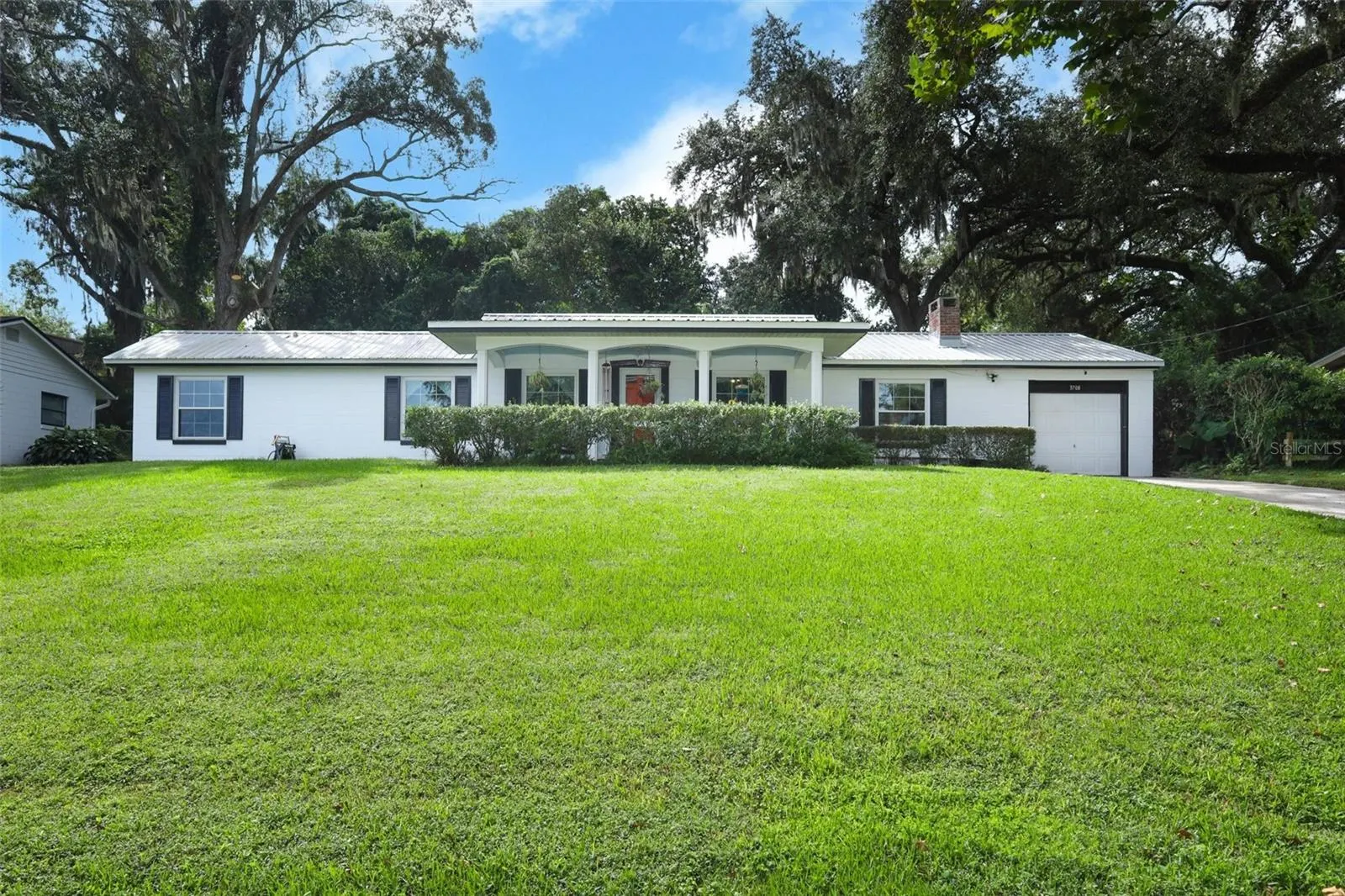 3708 MIRROR LAKE DR