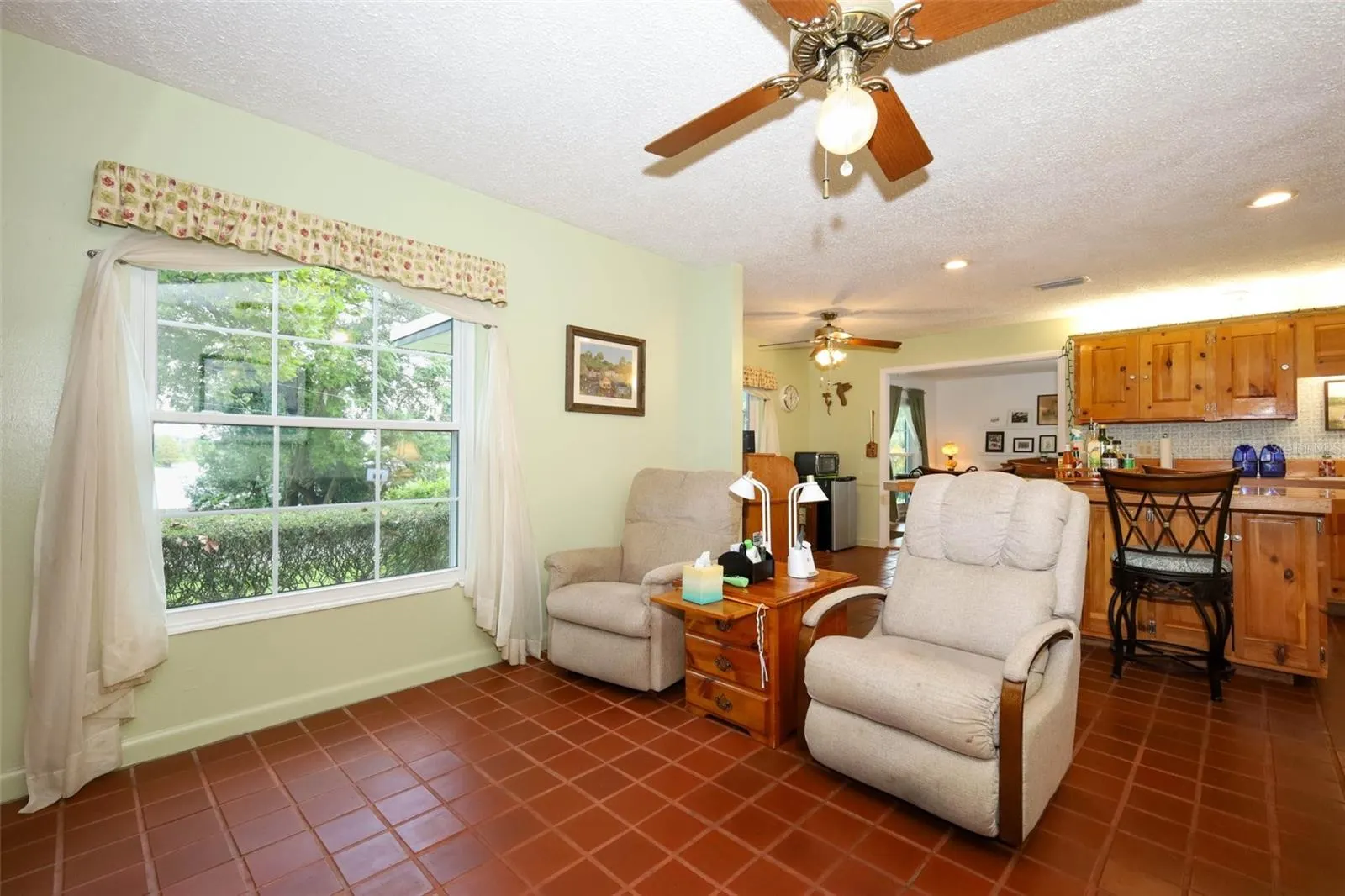 3708 MIRROR LAKE DR