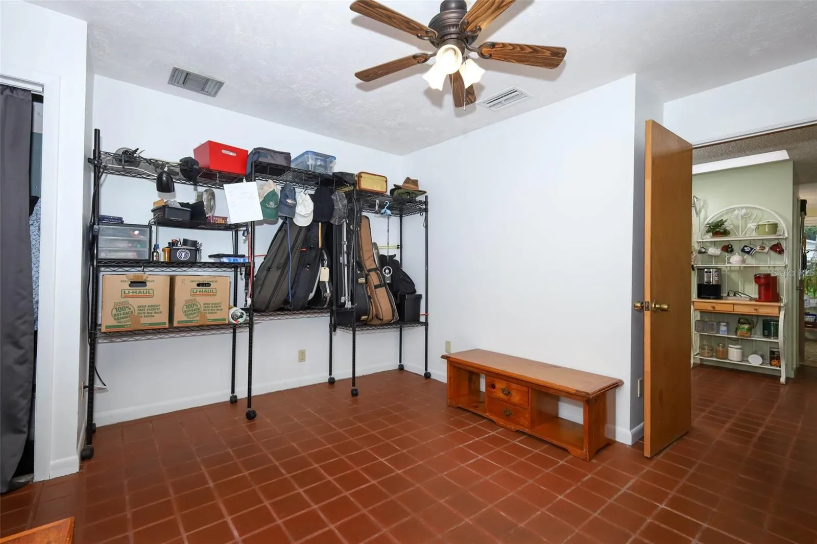 3708 MIRROR LAKE DR