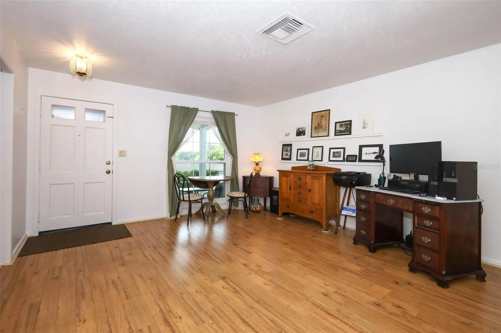 3708 MIRROR LAKE DR