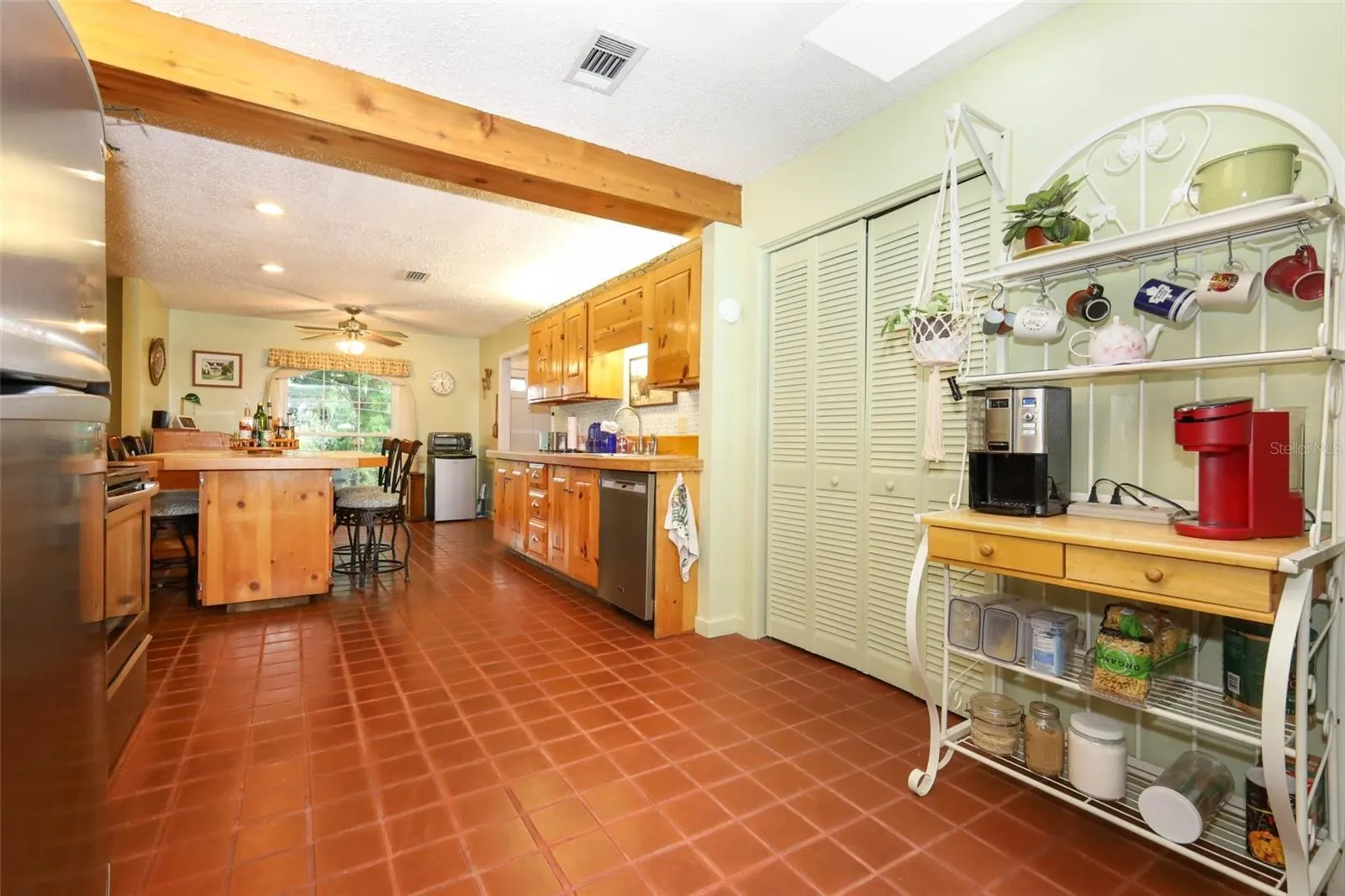 3708 MIRROR LAKE DR