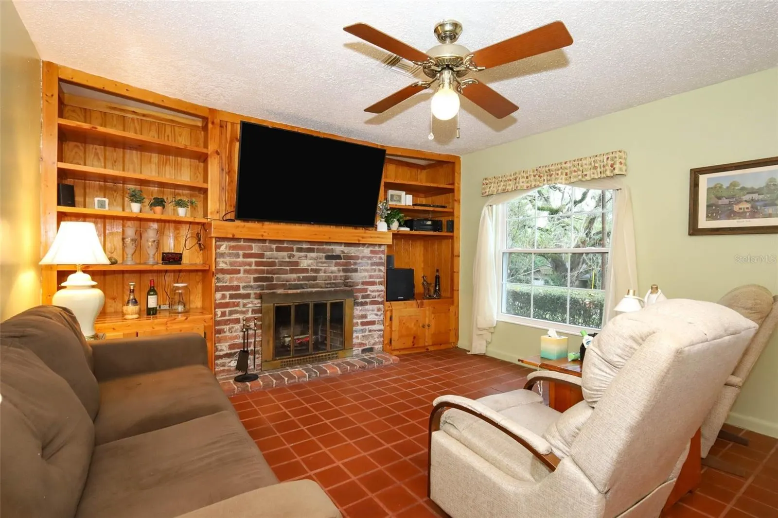 3708 MIRROR LAKE DR