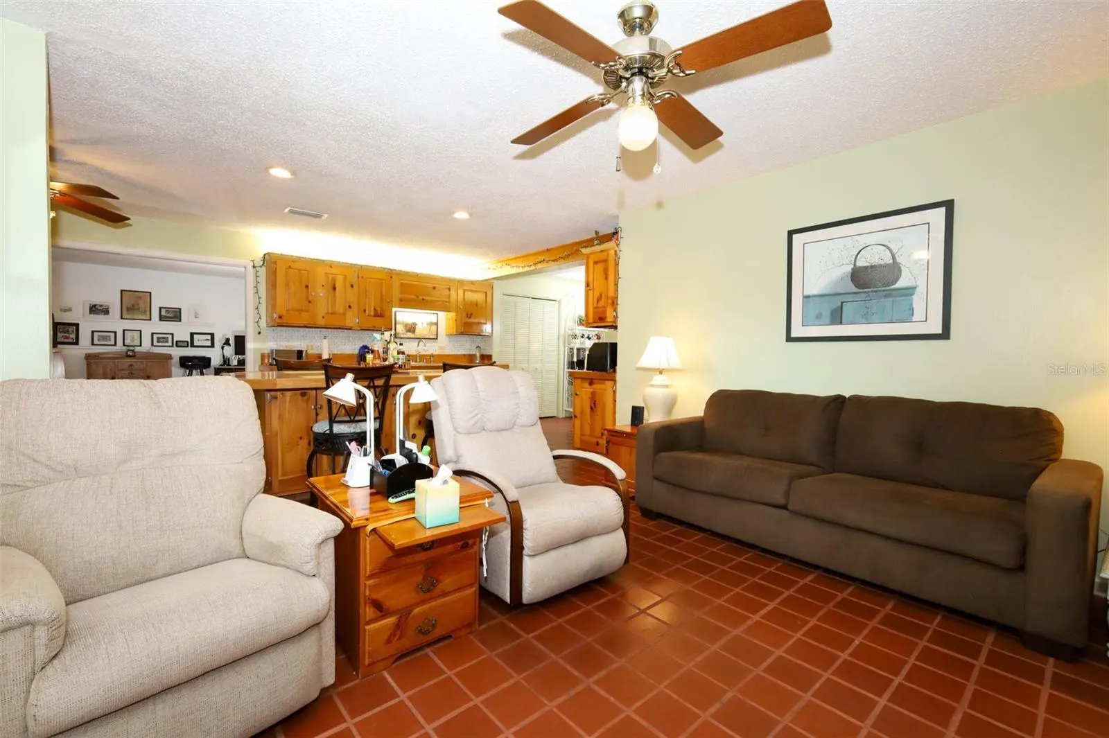 3708 MIRROR LAKE DR