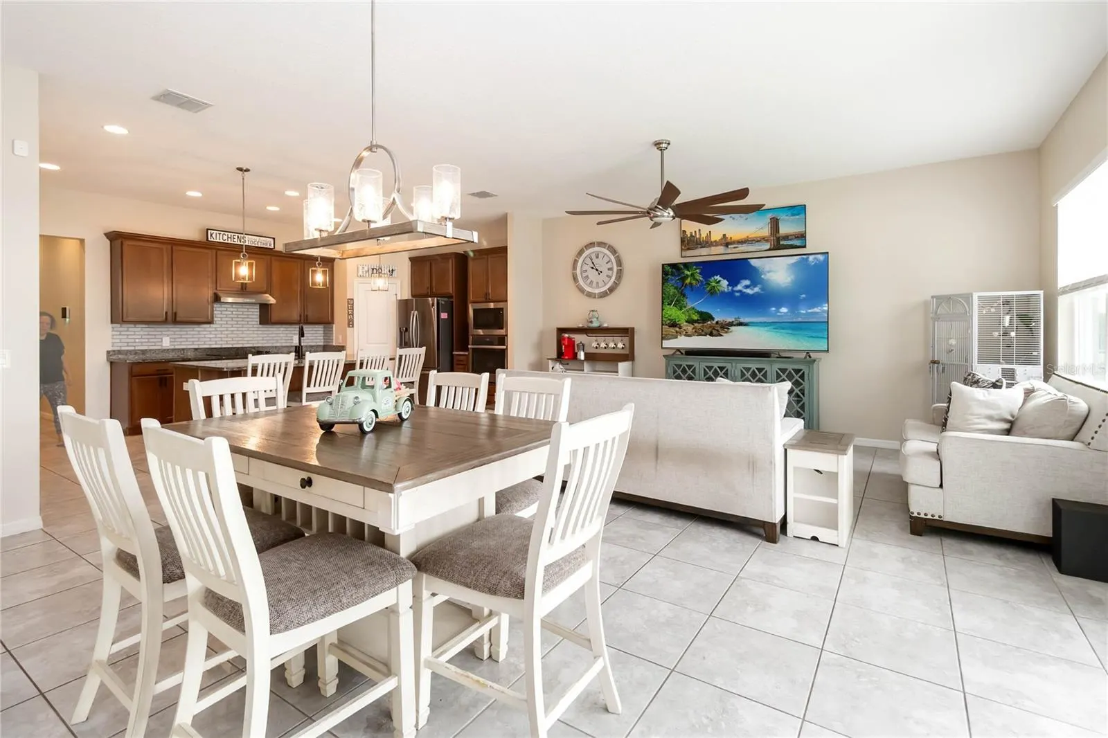 2119 BRILLANTE DR