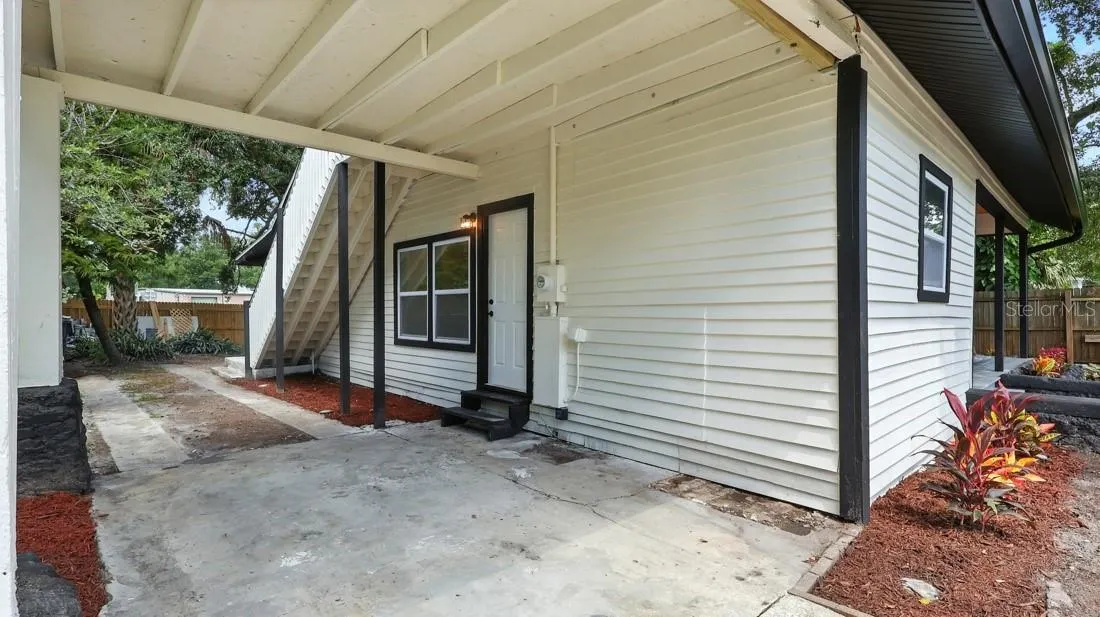 7806 N VAN DYKE PL