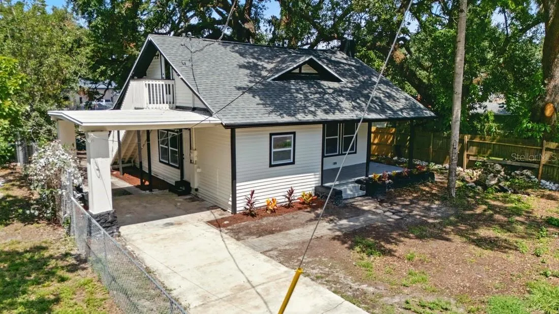 7806 N VAN DYKE PL