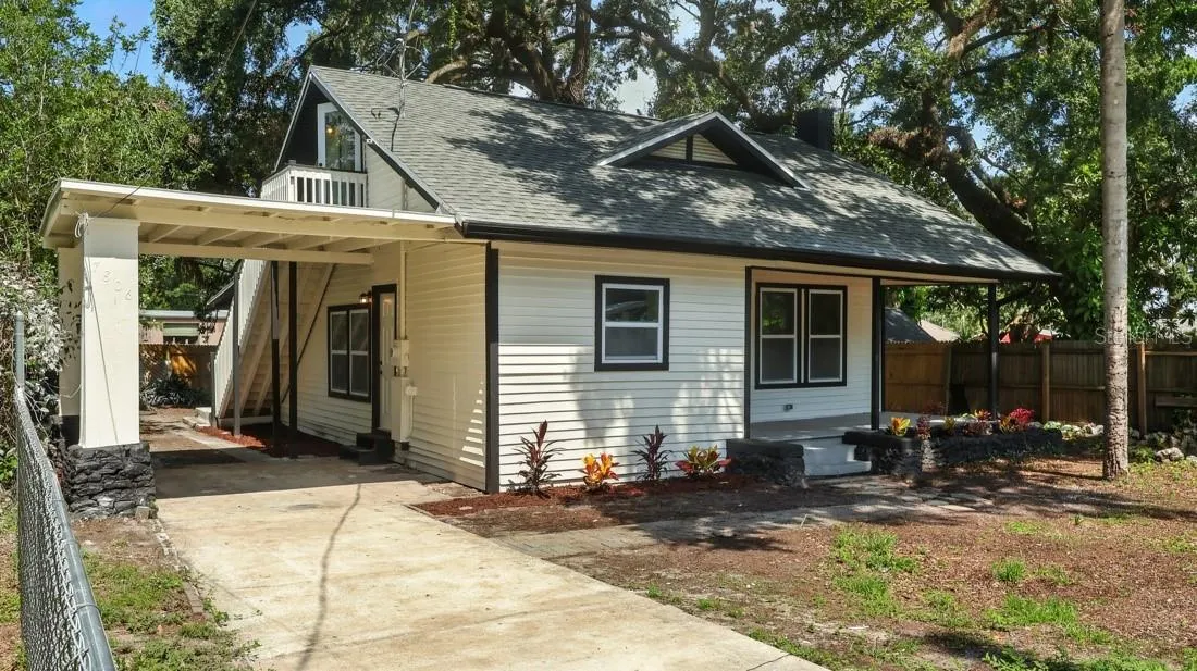 7806 N VAN DYKE PL