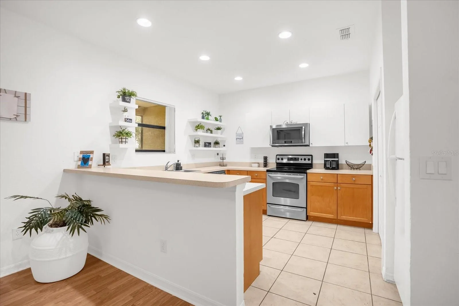 1374 PACIFIC RD