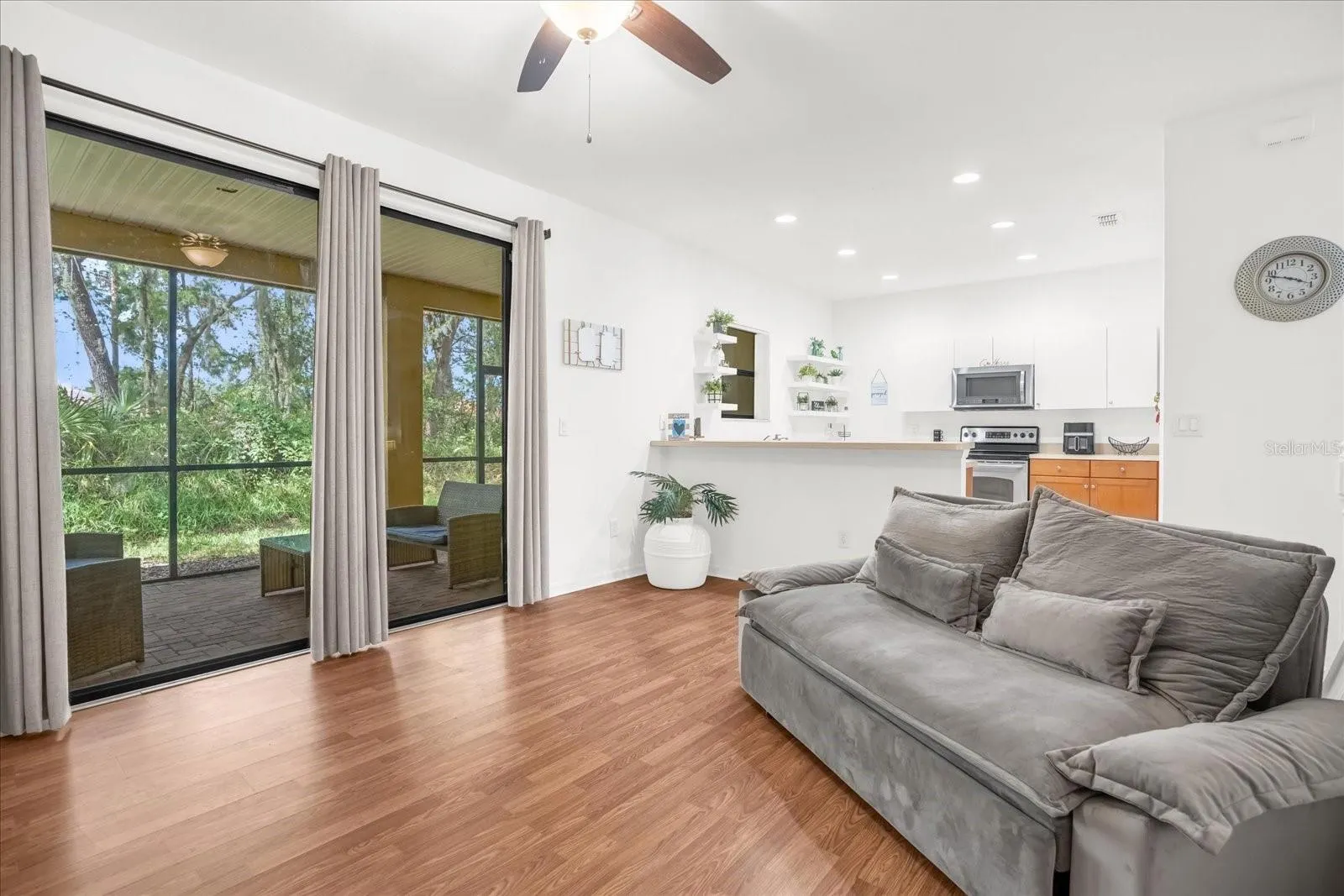1374 PACIFIC RD