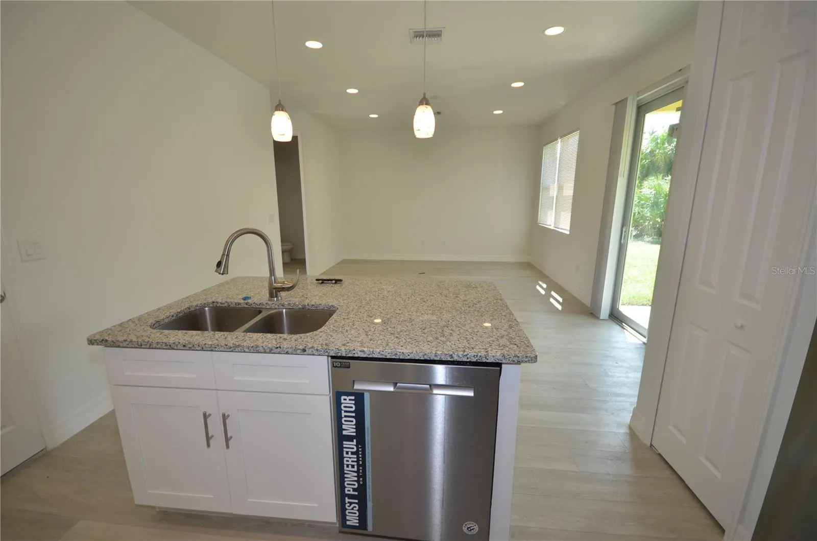 272 PELTON CIR