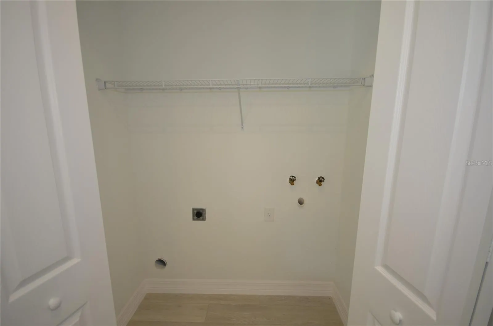 272 PELTON CIR