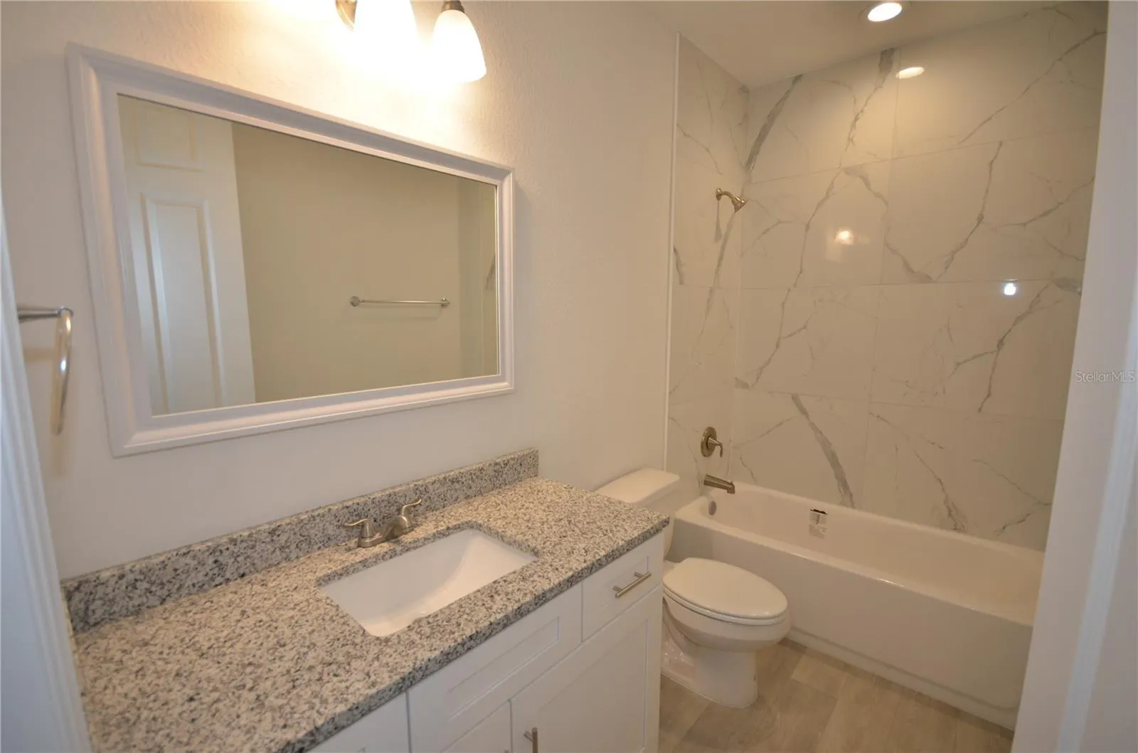 272 PELTON CIR