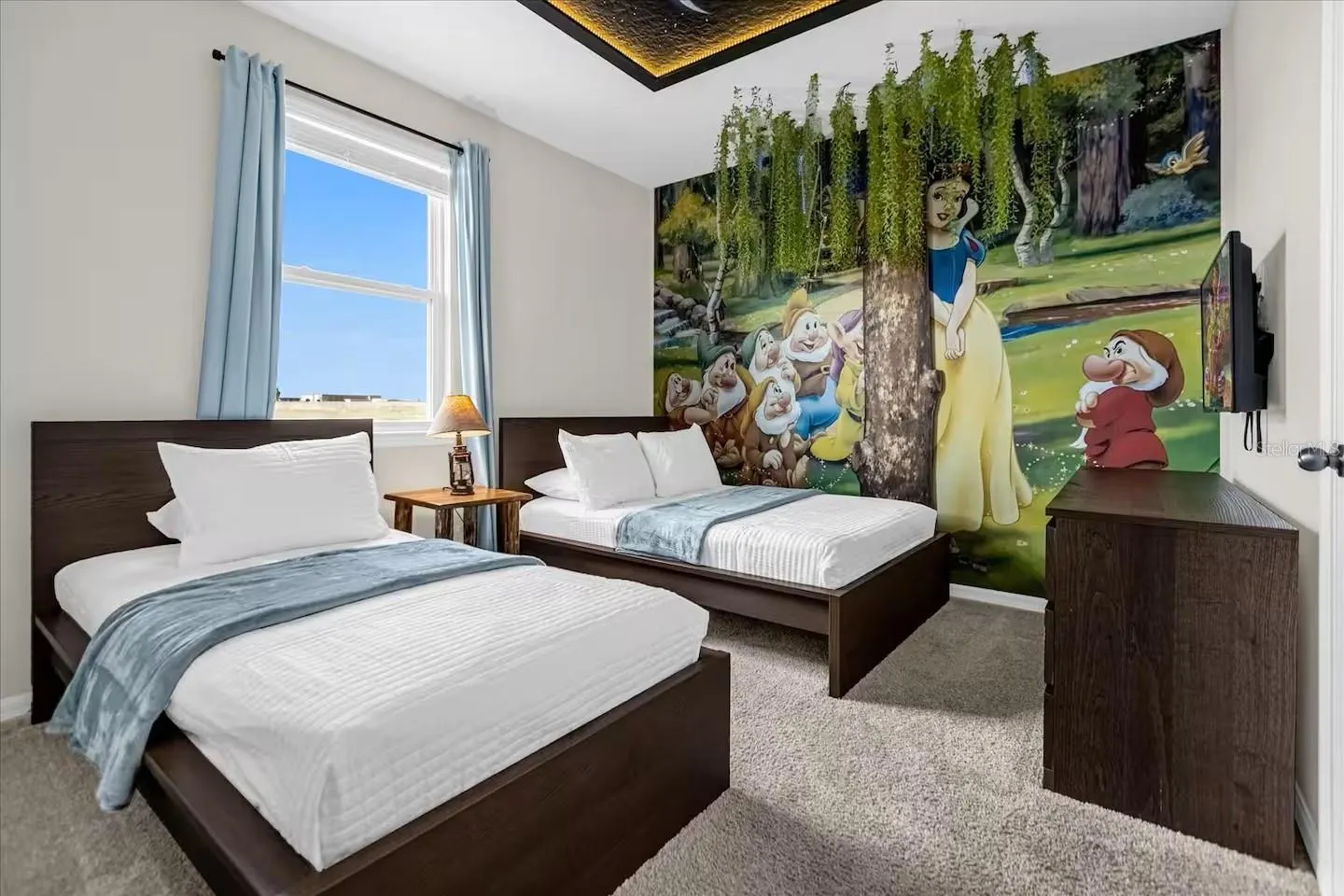 1580 NASSAU POINT TRL