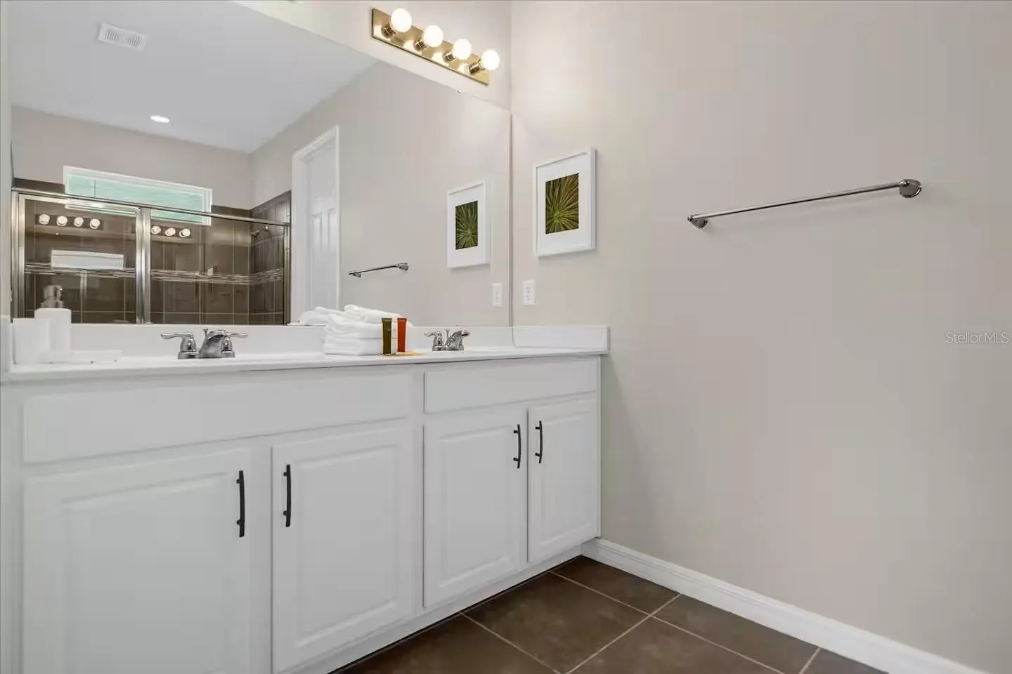 1580 NASSAU POINT TRL