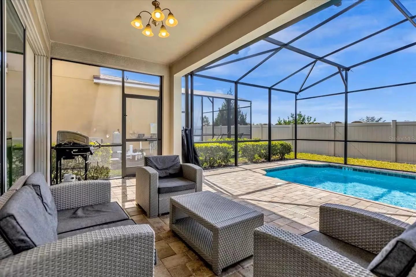 1580 NASSAU POINT TRL