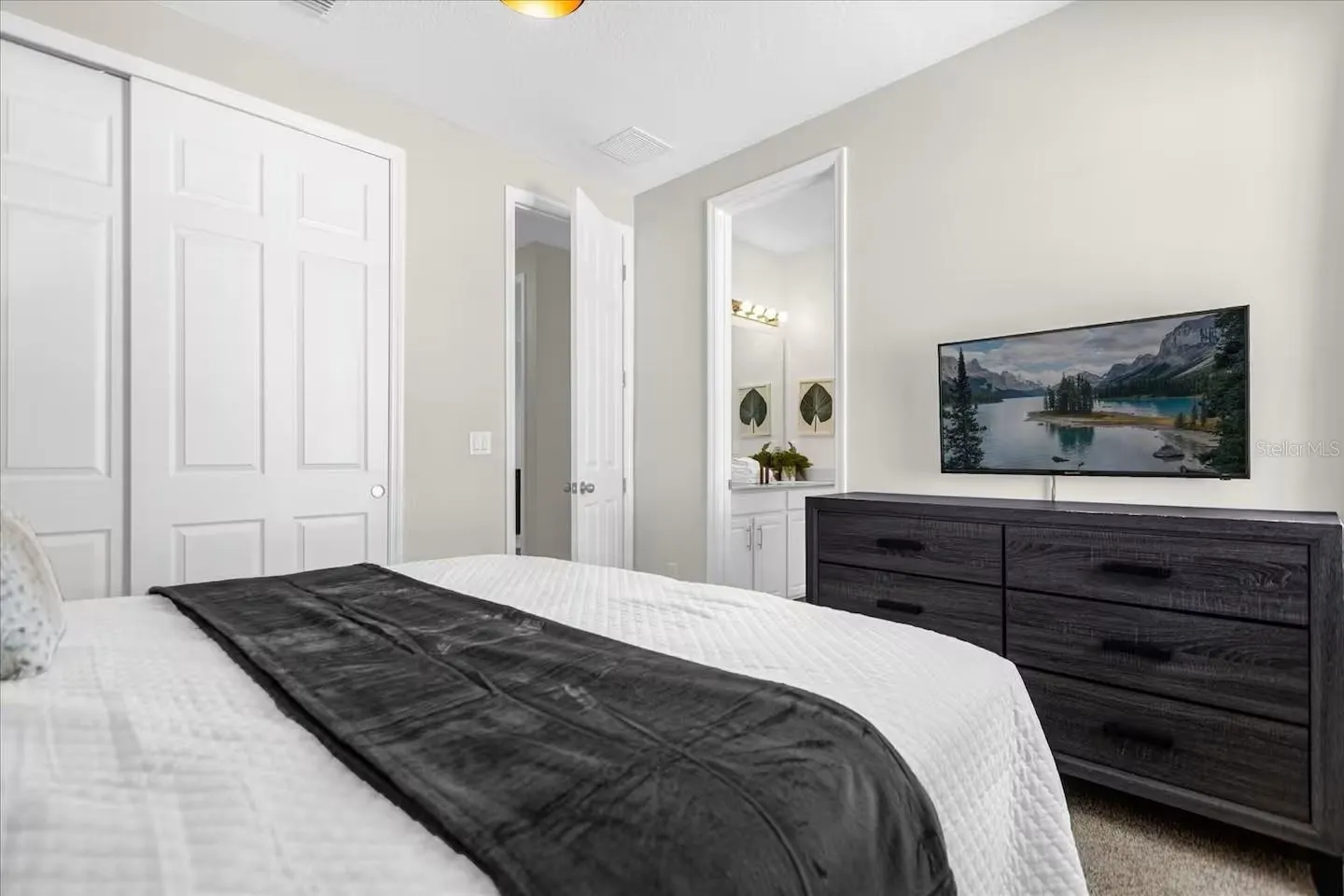 1580 NASSAU POINT TRL