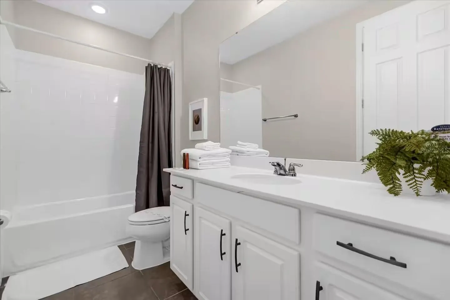 1580 NASSAU POINT TRL