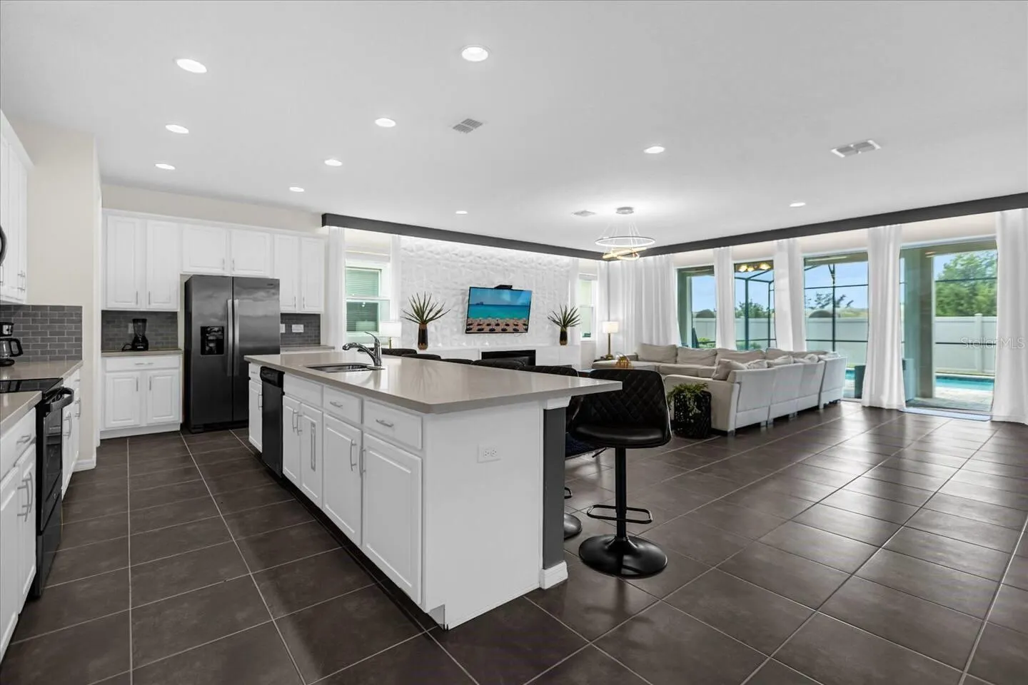 1580 NASSAU POINT TRL