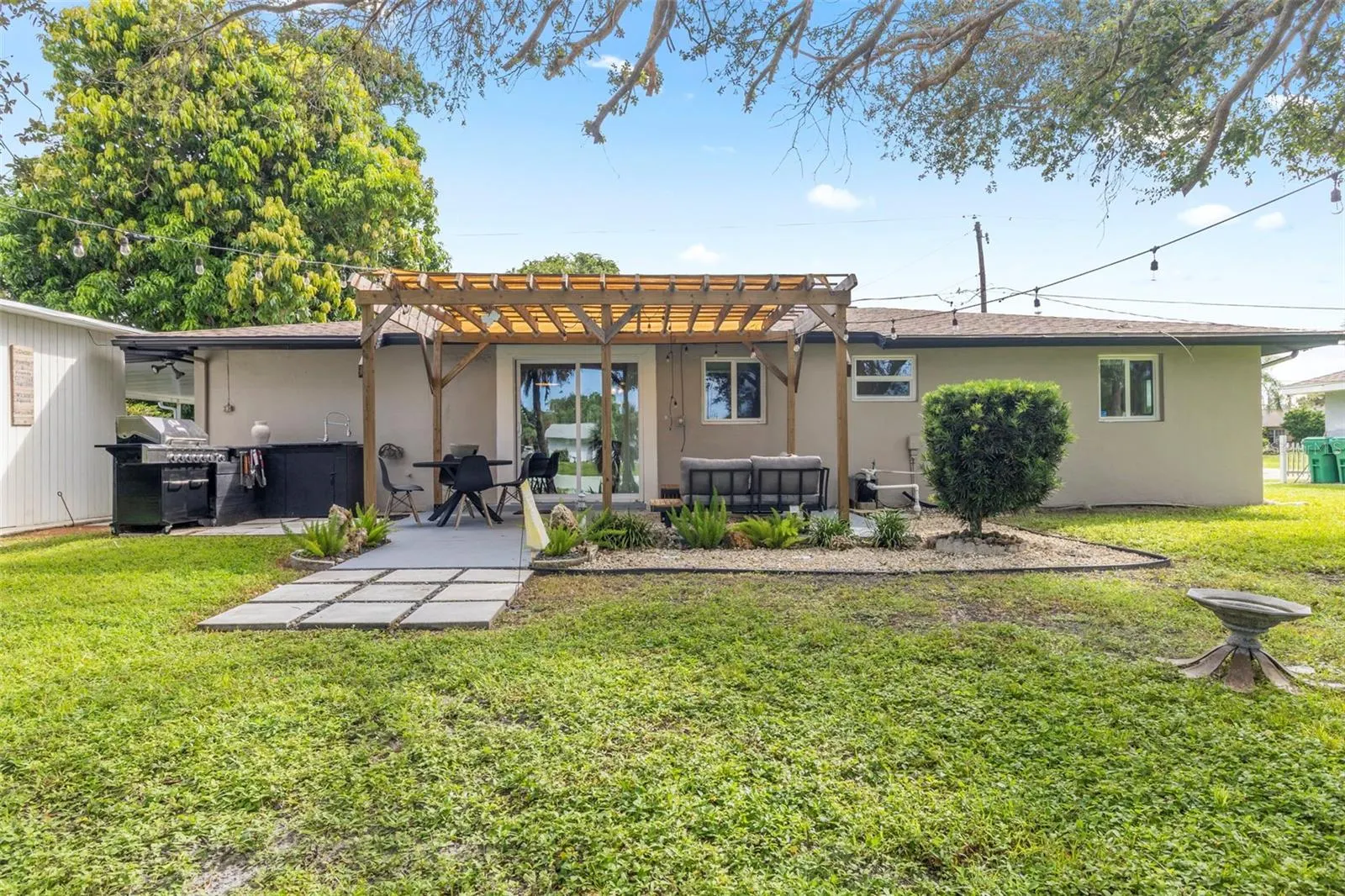 2586 AUBURN BLVD