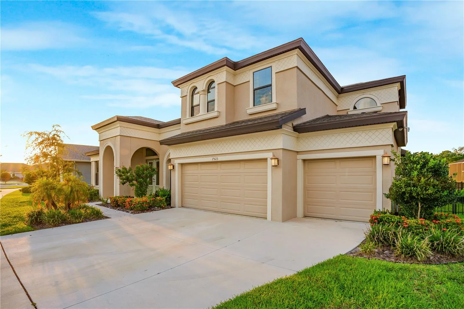 7523 PARADISO DR