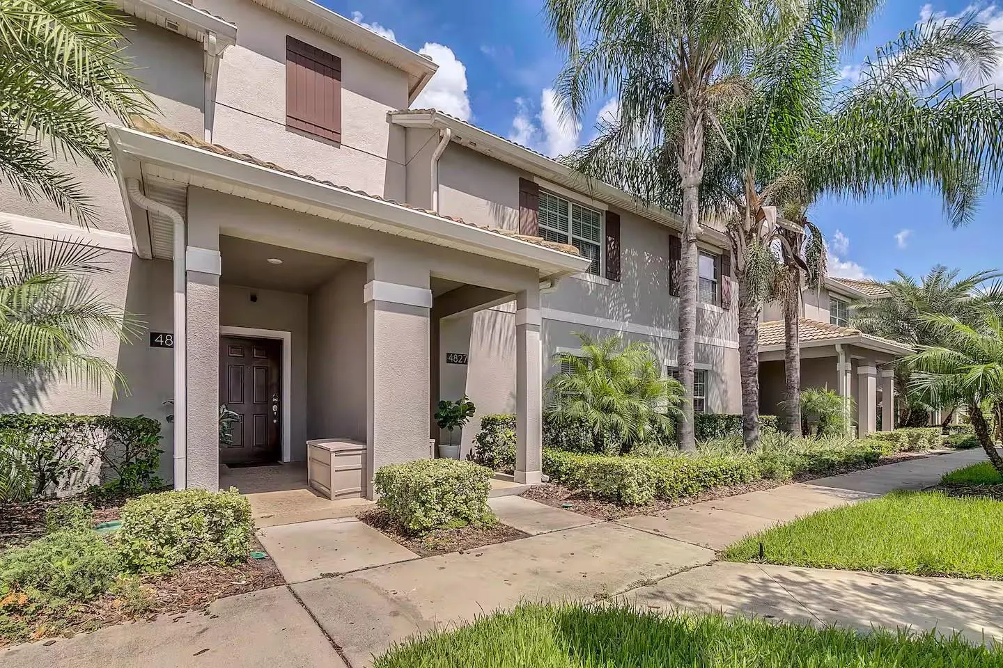 4827 CLOCK TOWER DR