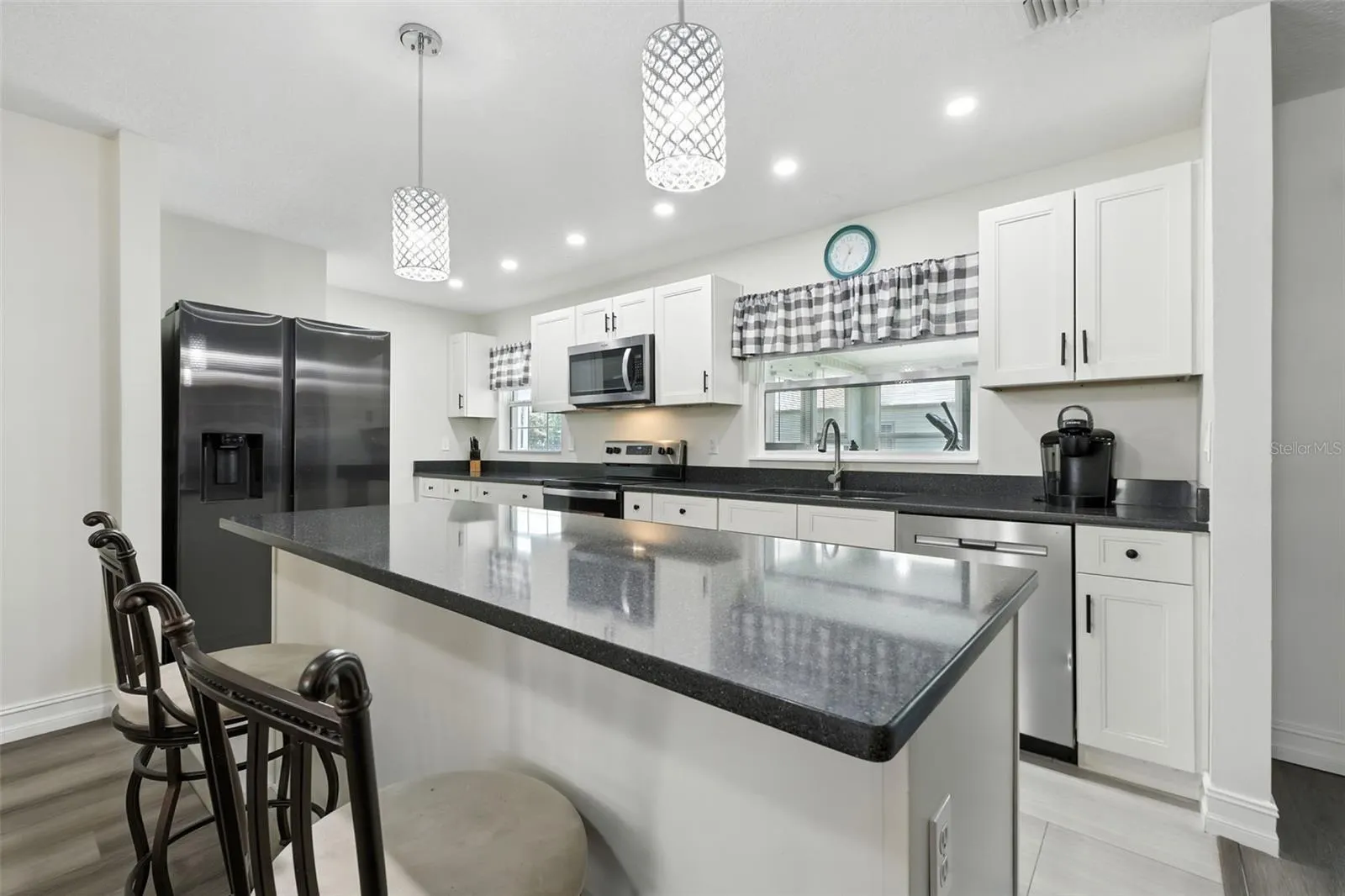 322 DOUBLE DIAMOND DR
