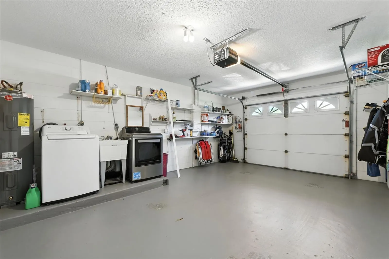 322 DOUBLE DIAMOND DR