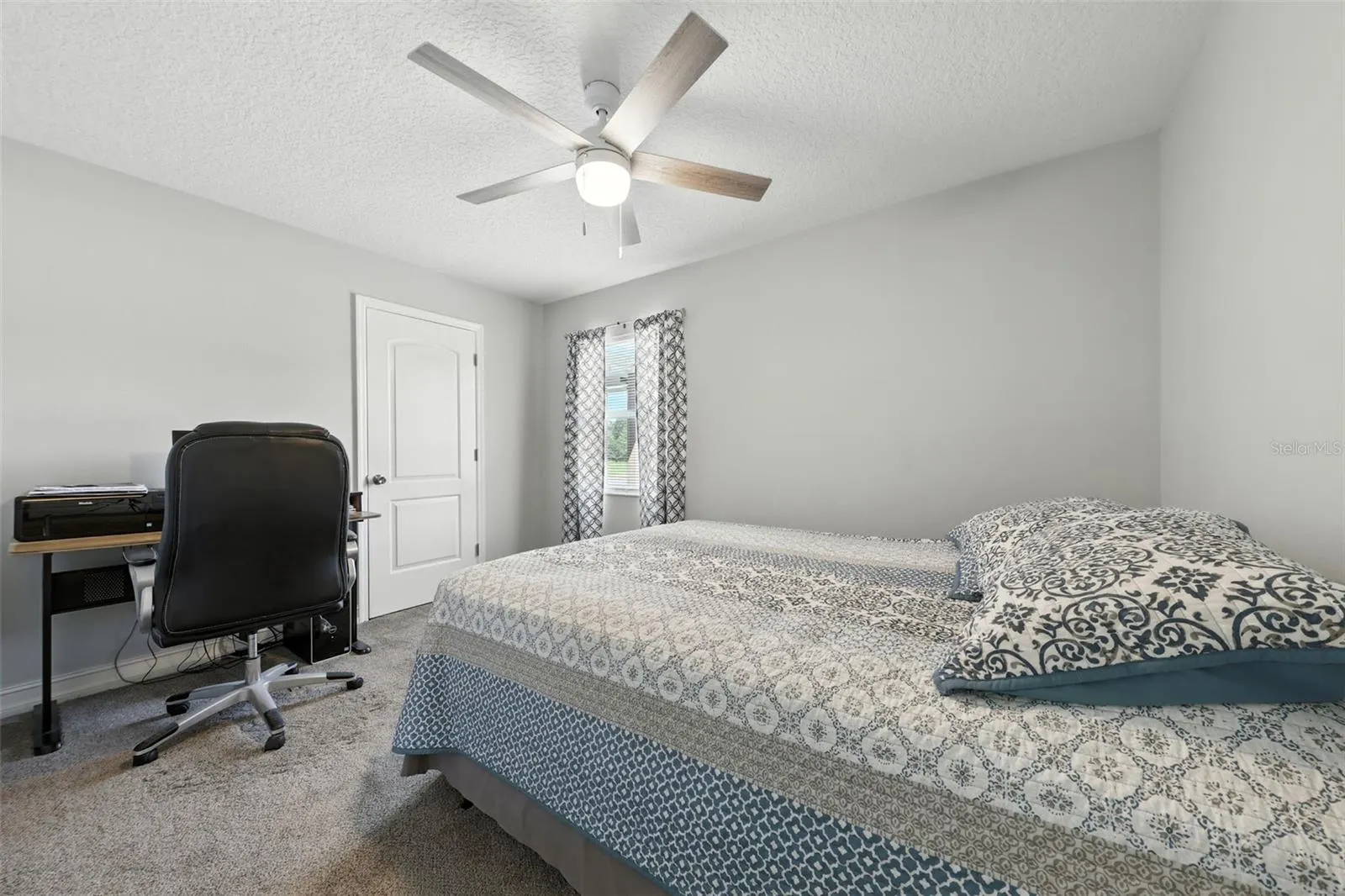 322 DOUBLE DIAMOND DR