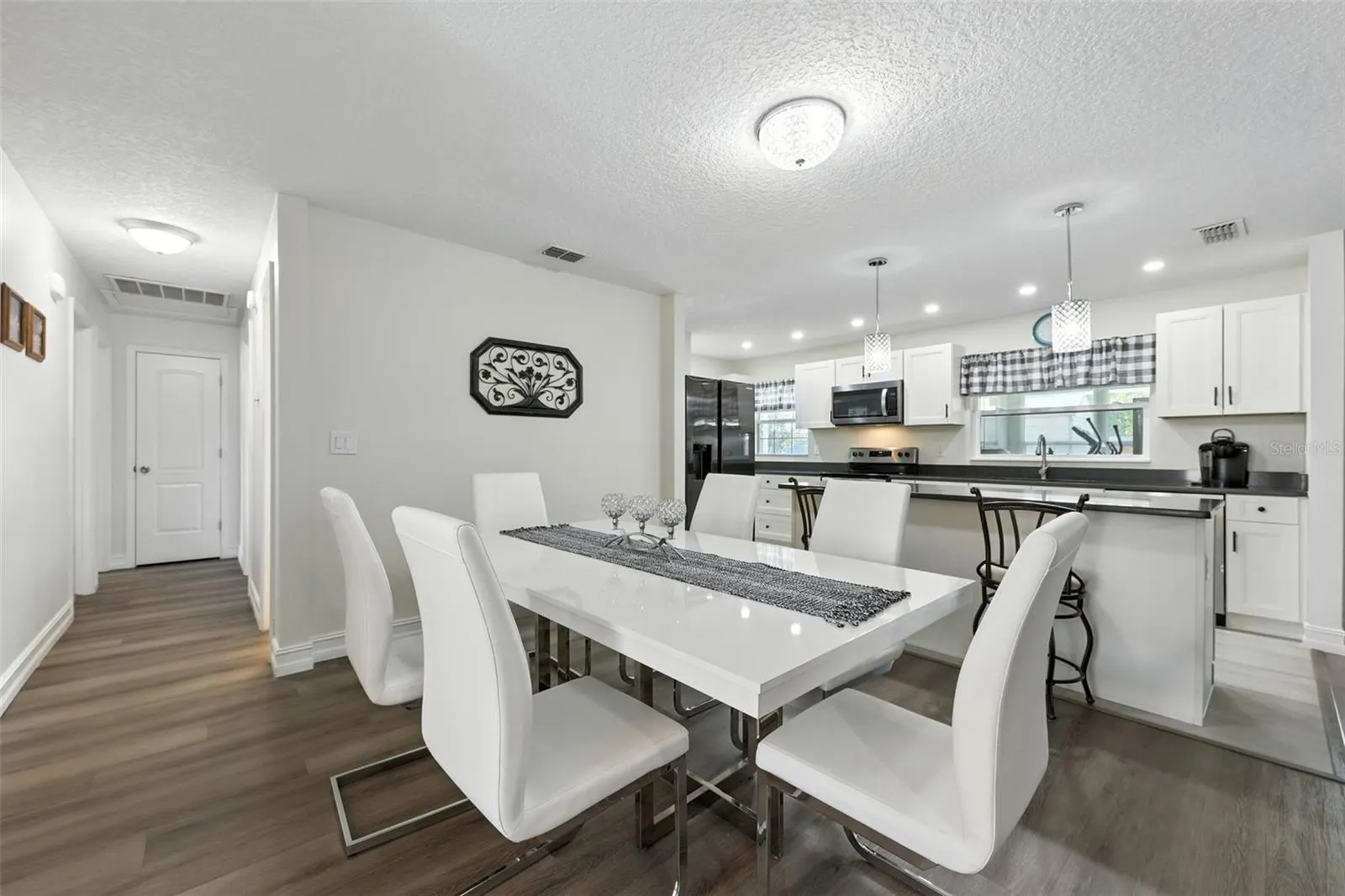 322 DOUBLE DIAMOND DR