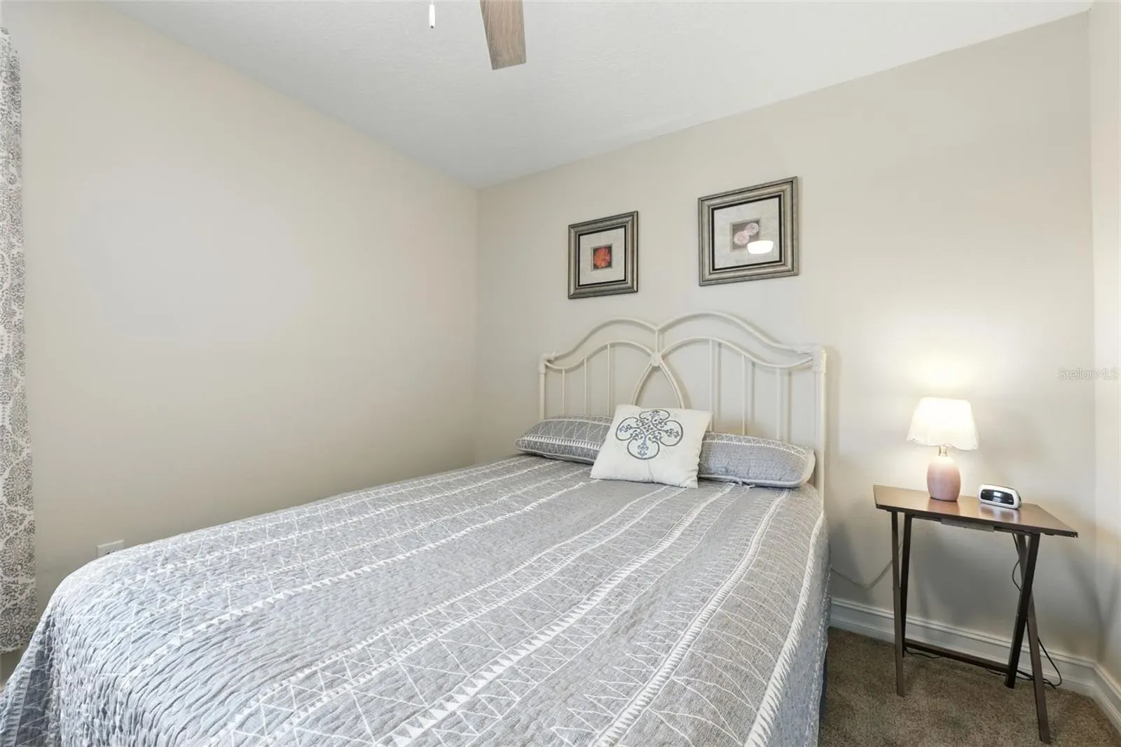 322 DOUBLE DIAMOND DR