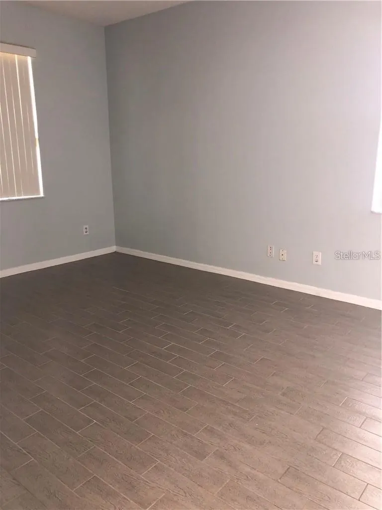 1749 GOLFVIEW DR