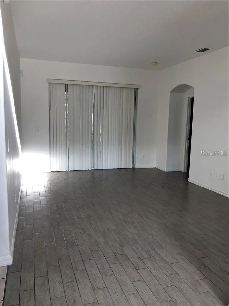 1749 GOLFVIEW DR