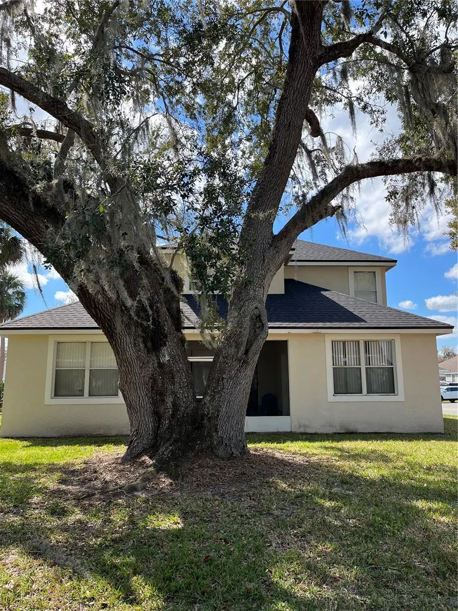 1749 GOLFVIEW DR