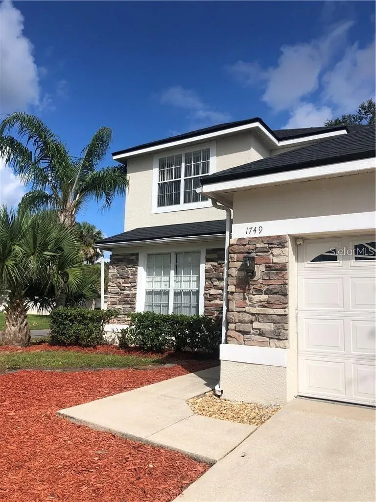 1749 GOLFVIEW DR