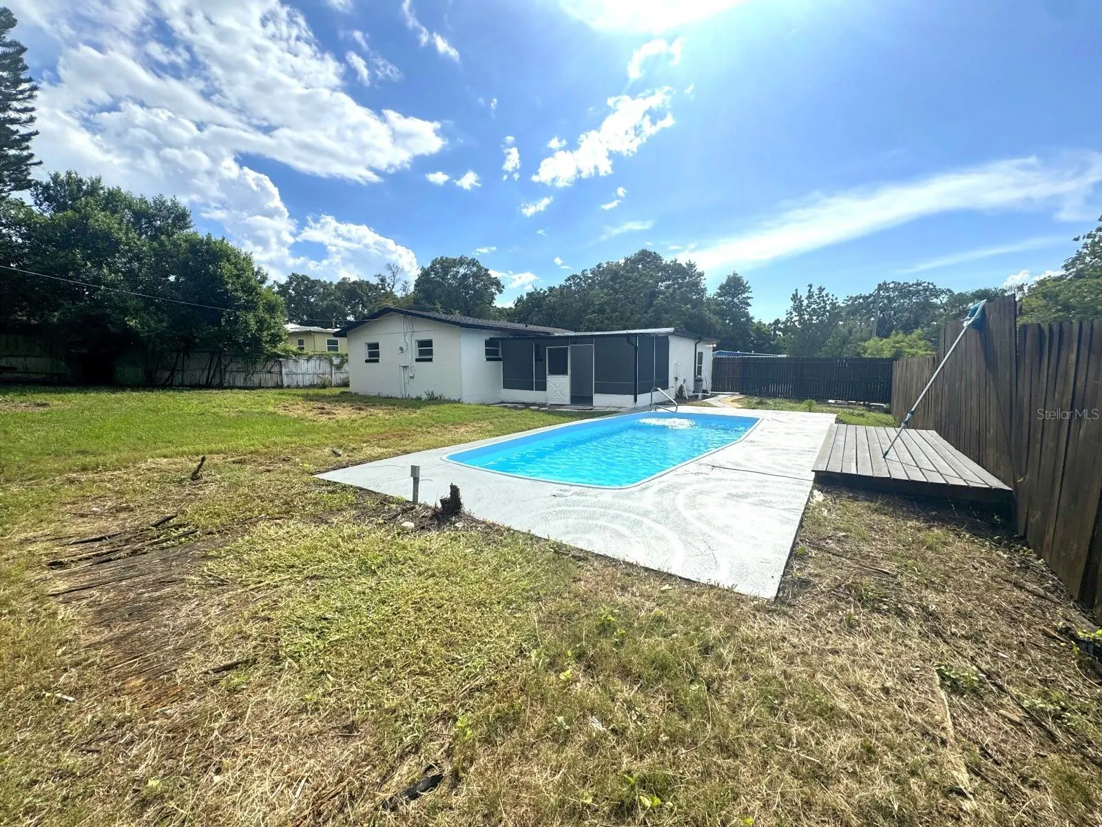 5621 LUNSFORD DR