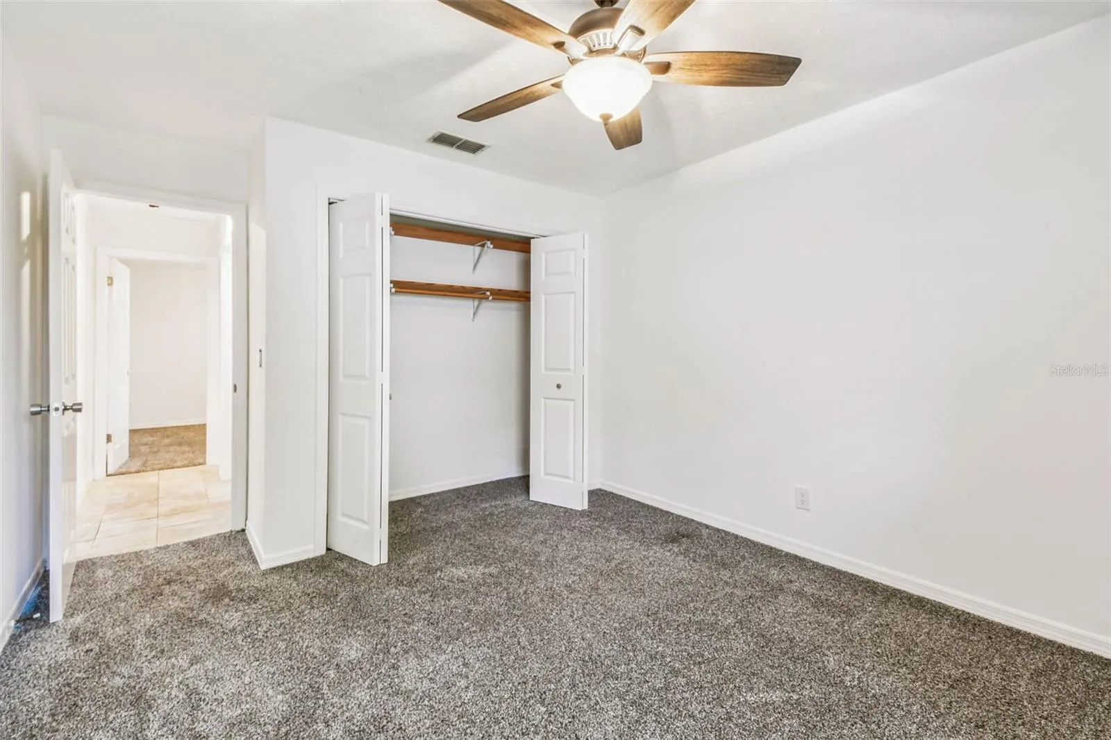 811 BLUEGRASS LN