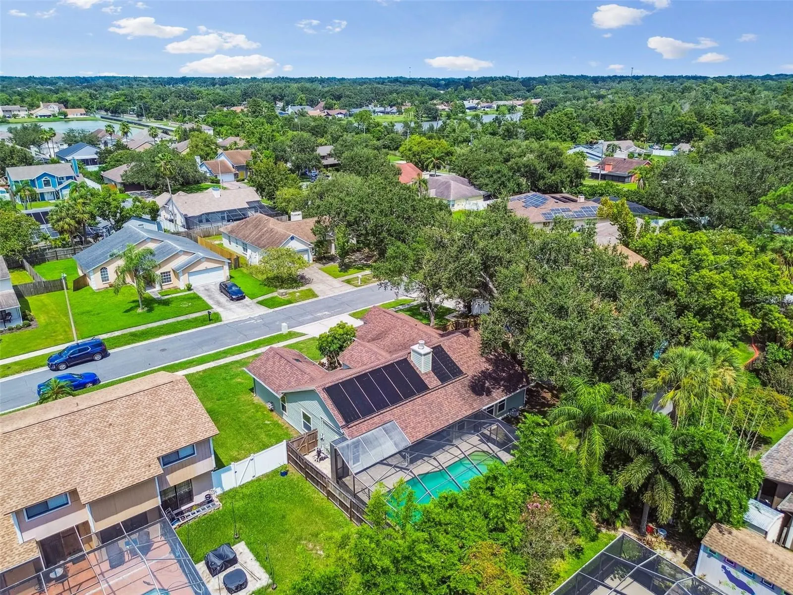 811 BLUEGRASS LN