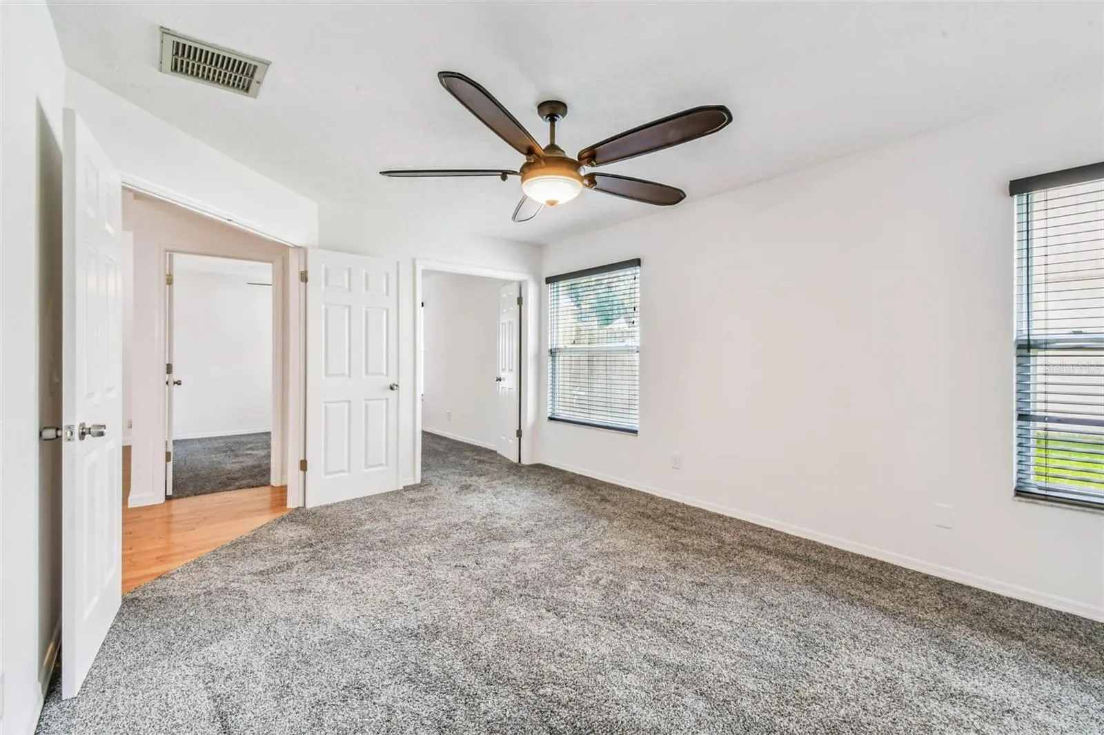 811 BLUEGRASS LN