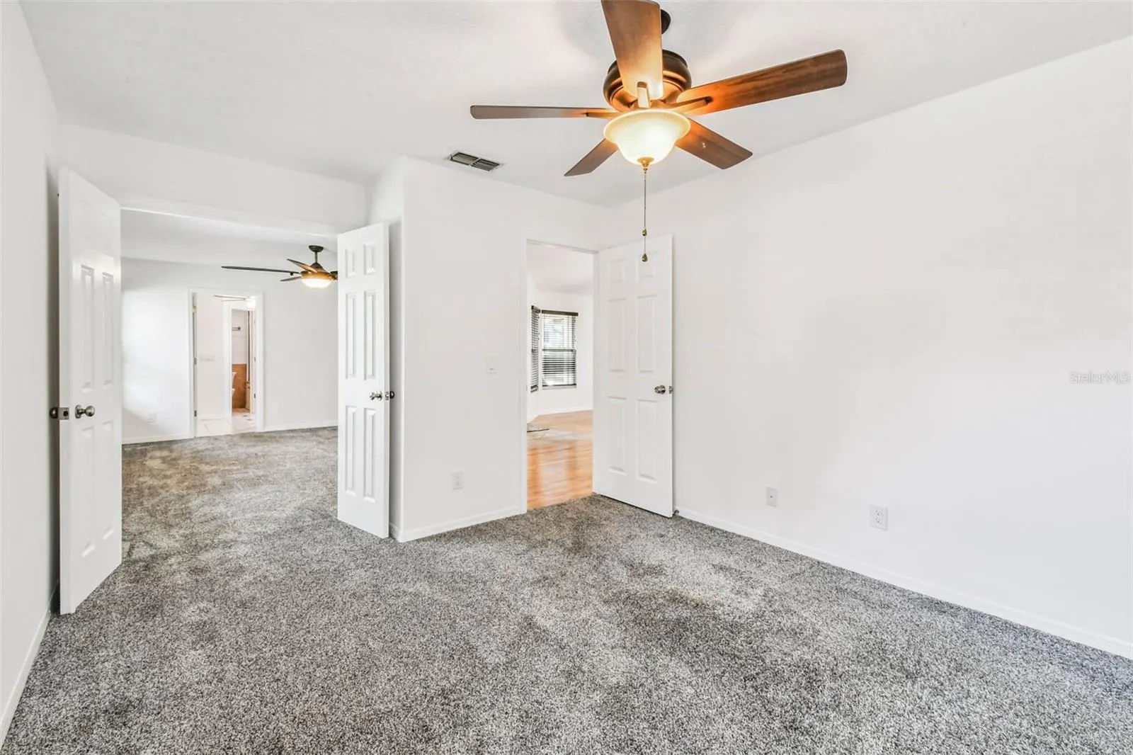 811 BLUEGRASS LN
