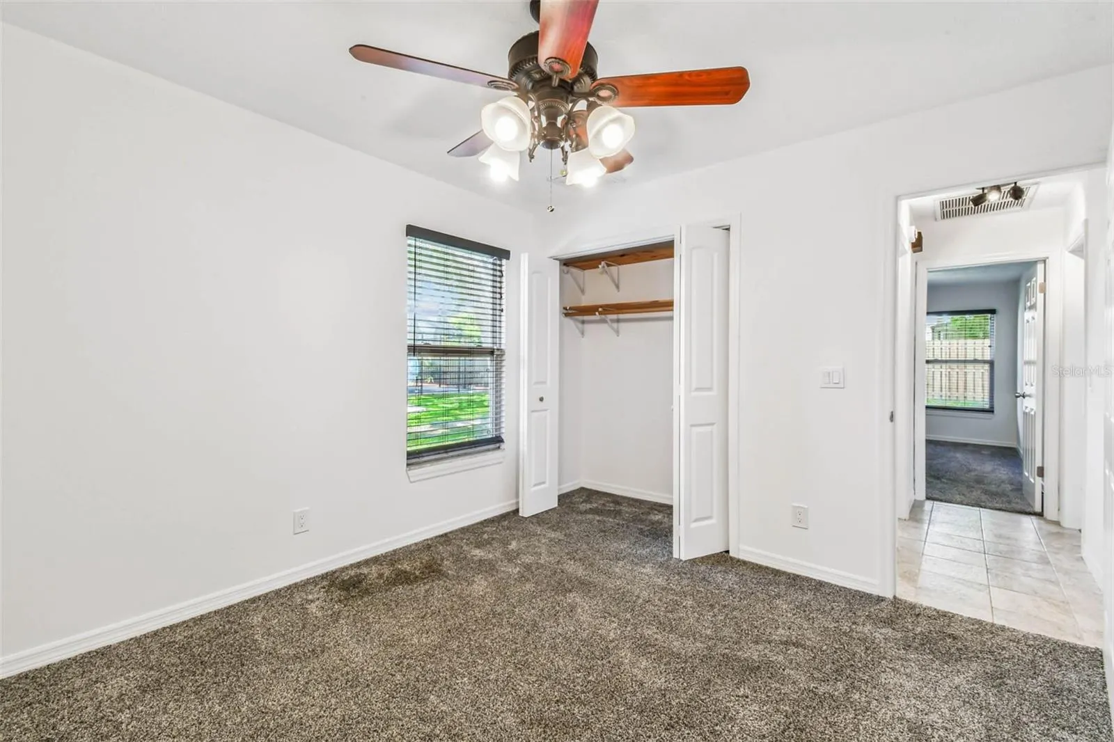 811 BLUEGRASS LN