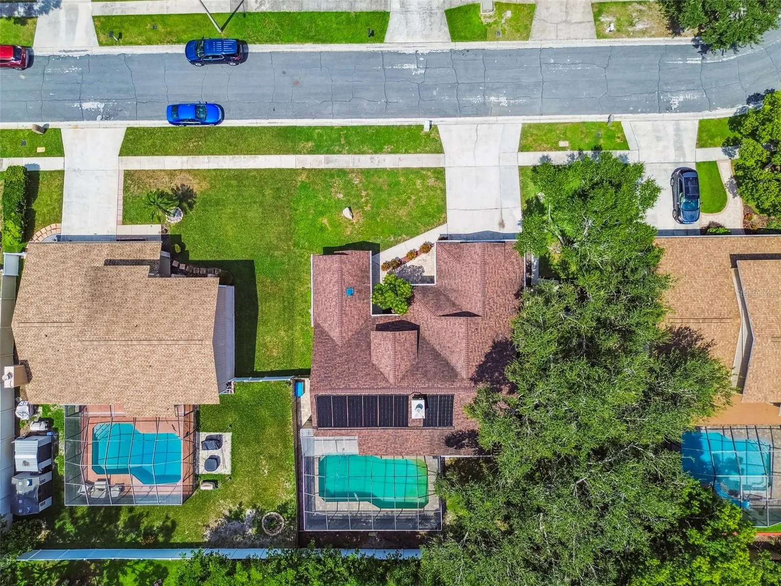 811 BLUEGRASS LN