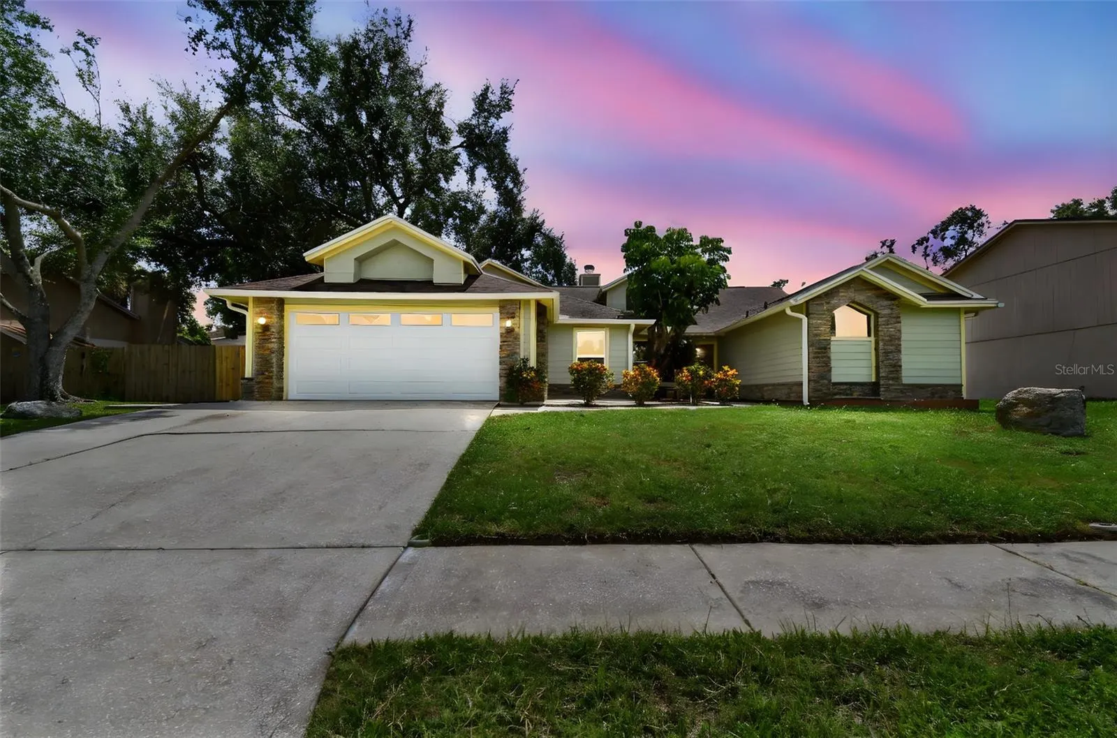 811 BLUEGRASS LN