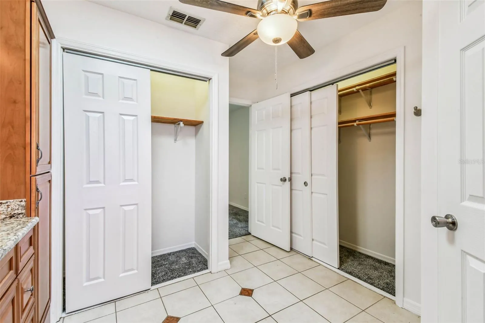 811 BLUEGRASS LN