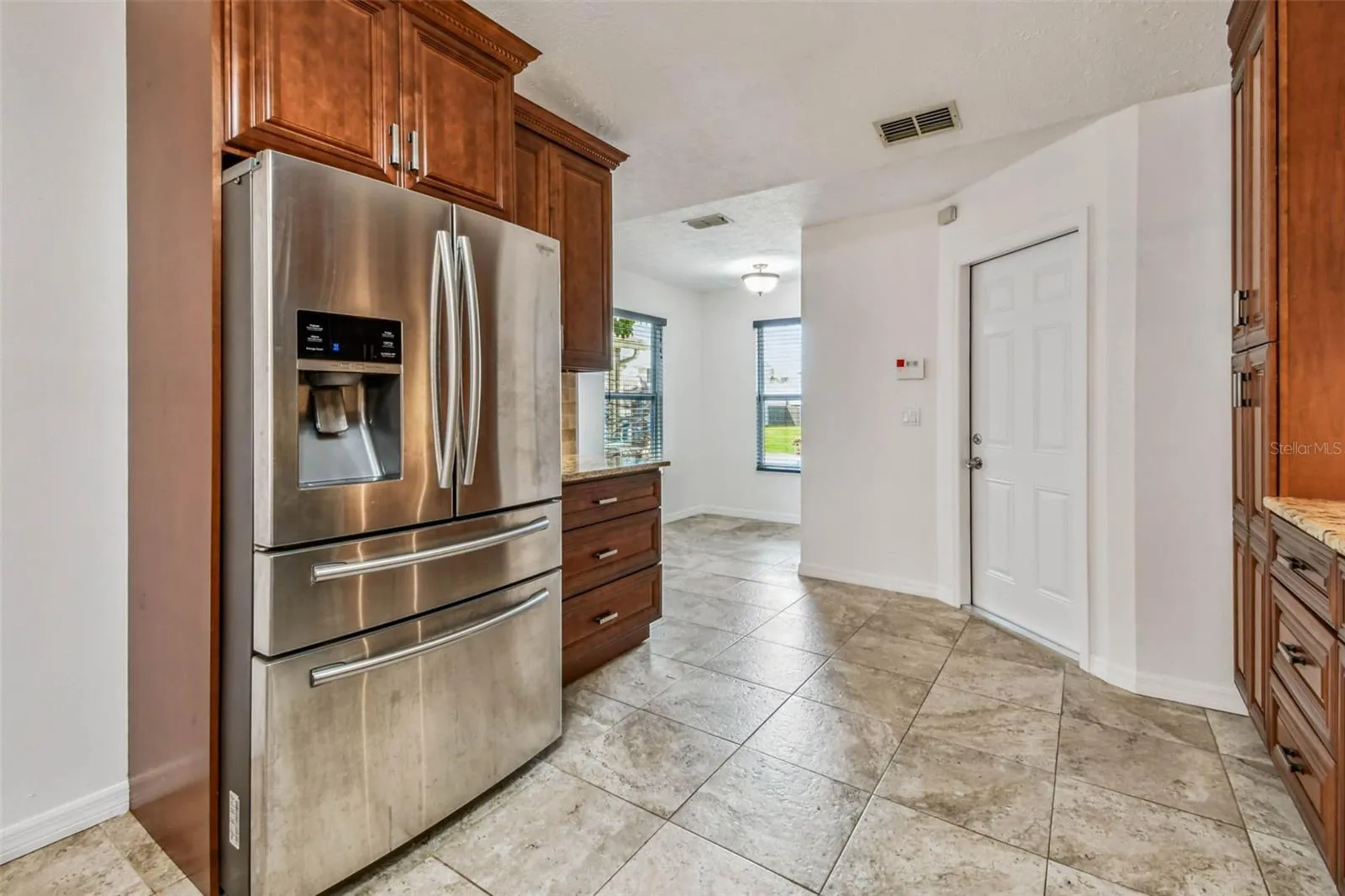 811 BLUEGRASS LN