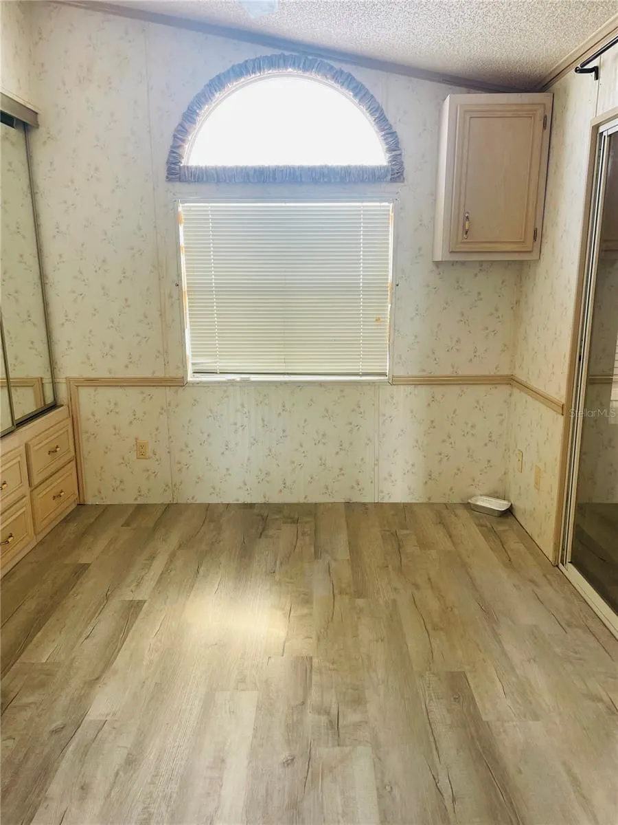 406 ST GEORGE DR