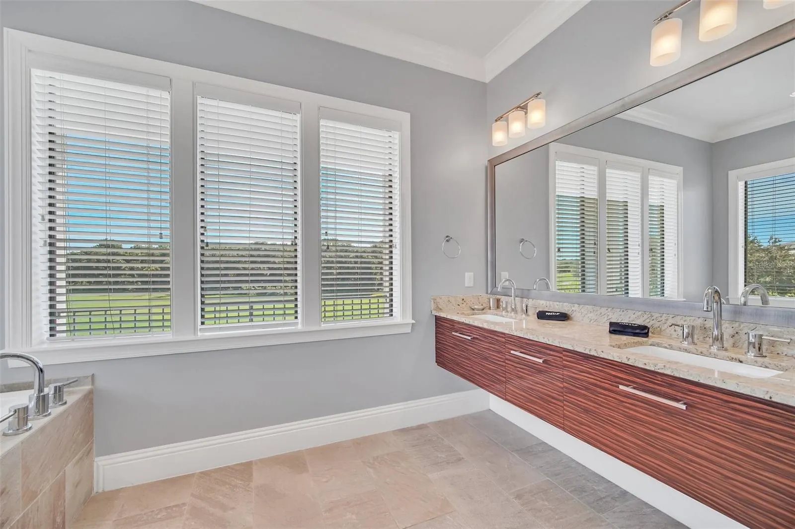 837 DESERT MOUNTAIN CT