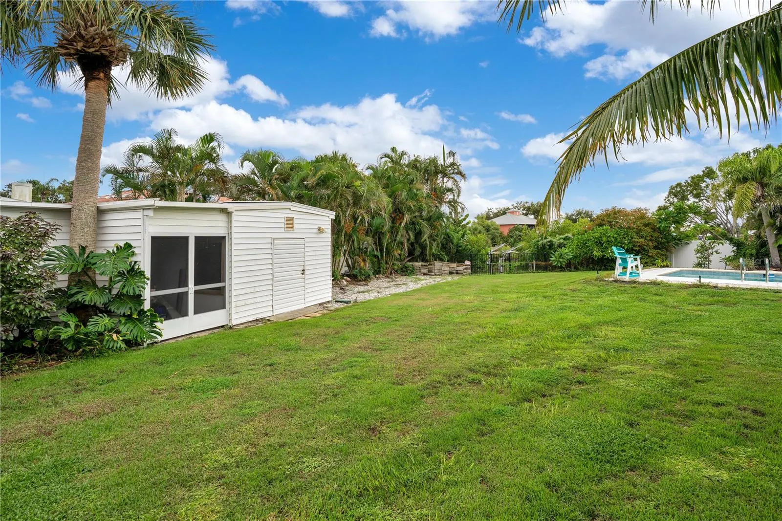 631 CORAL DR